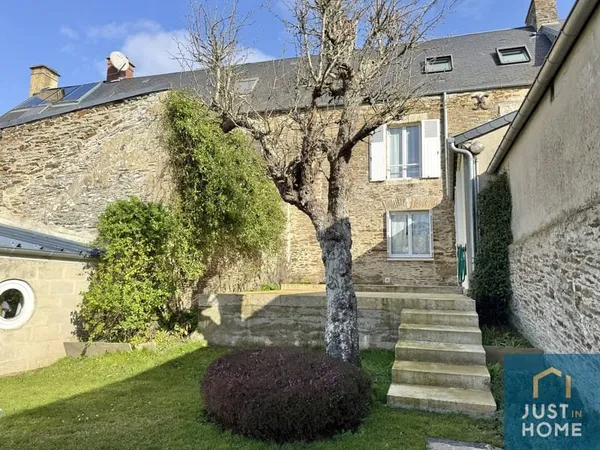 Maison ancienne à Balleroy-sur-Drôme