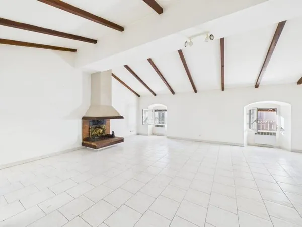 F1 A VENDRE AU 64 RUE FESCH A AJACCIO