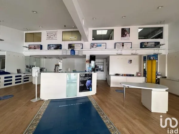Immeuble commercial 132 m²