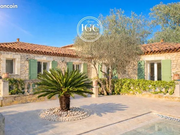 Maison 6 pièces 196 m²