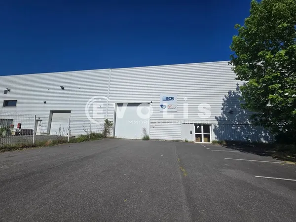 Locaux d'activité - A LOUER - 1 097 m² non divisibles