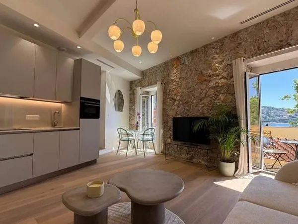 Villefranche-Sur-Mer - Appartement élégant rénové avec vue sur mer