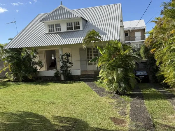 DUPARC Sainte-Marie, Maison F5/6 de 202 m2 à étage plus une