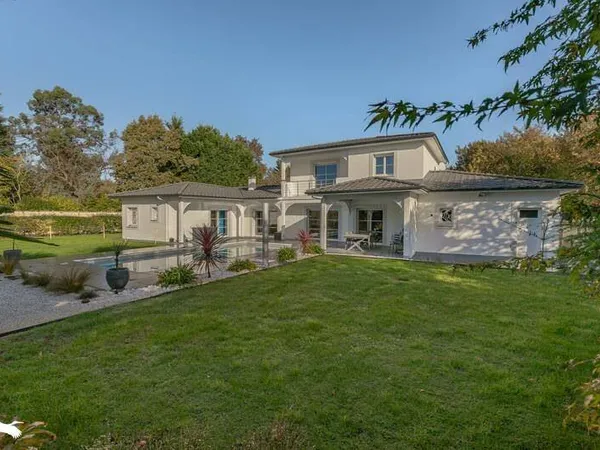 Maison 6 pièces 187 m²