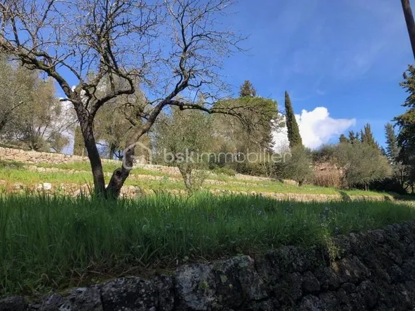 Terrain constructible 1066 m²