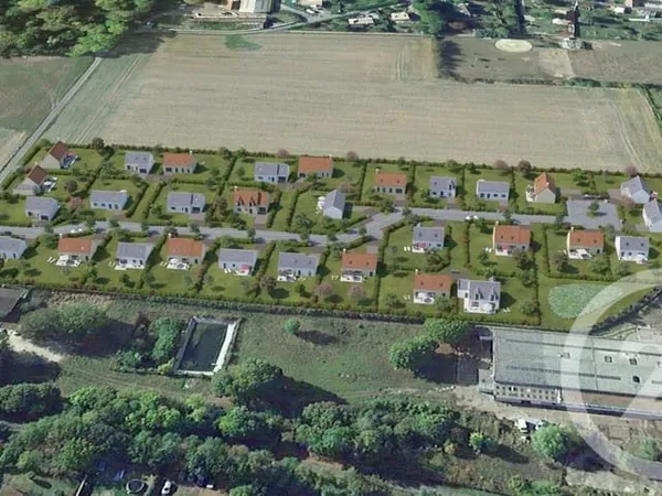 Terrain 843 m²