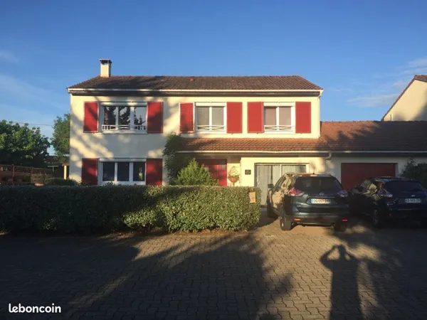 Maison meublée 143 m² avec piscine - Proche Lyon (Meyzieu Grand Large)