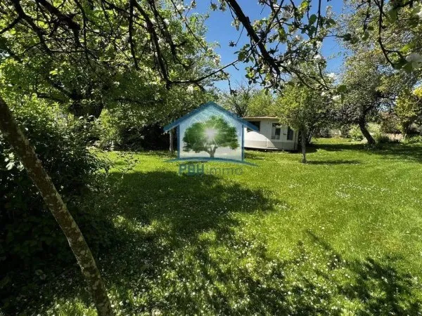 Terrain constructible 900 m²