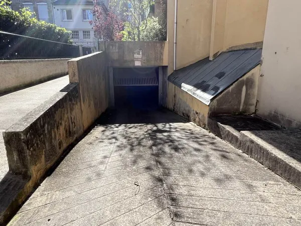Parking 12 m²