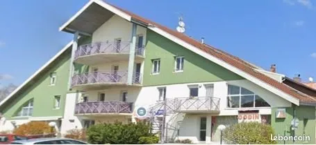 Frasne (25), à vendre T3 lumineux sans vis à vis avec garage fermé