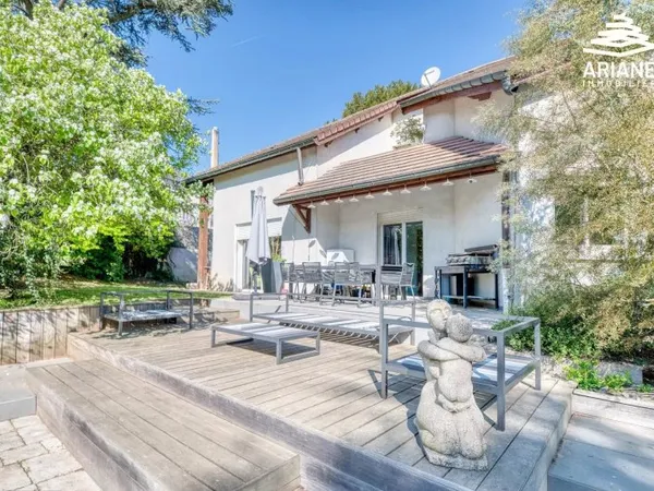 Maison avec terrain constructible / PA obtenu pour 3 lots