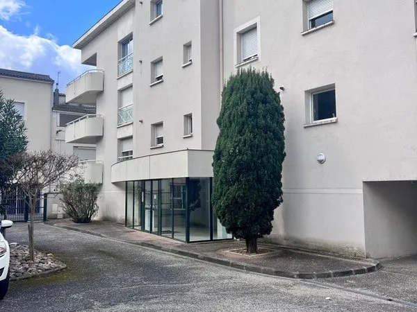 Appartement 90 m² résidence sécurisée + terrasse + parking