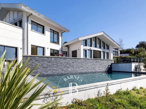 EDEN - Villa lumineuse avec vue mer, piscine, plage à pied - 4 chambres 3 salle d'eau - 10 personnes