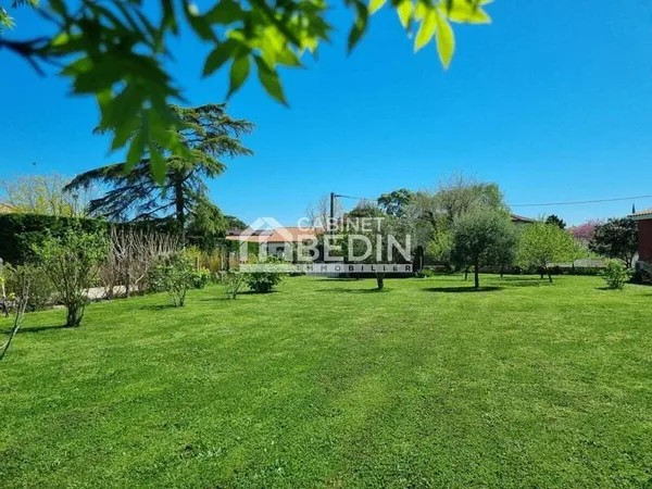 Terrain constructible 757 m²