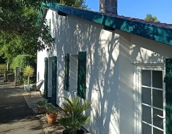 Maison rénovée, Garage et dépendance, Tout à pied, Haut-Boucau, secteur prisé