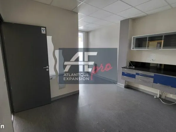 BUREAUX 82 m² SAINT NAZAIRE