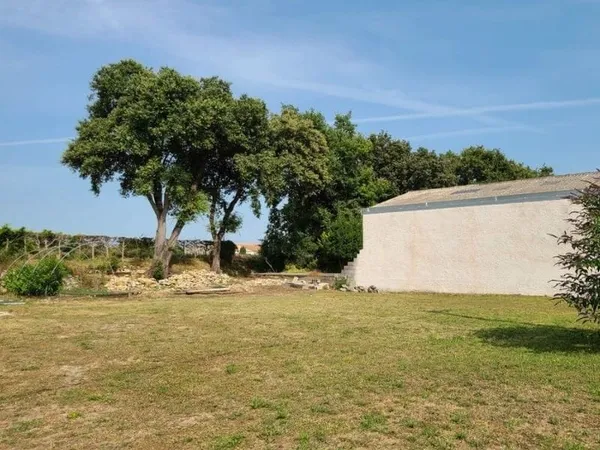 Terrain 400 m²