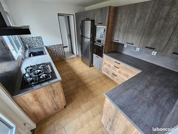 Semi Plain-Pied 6 chambres. Jardin