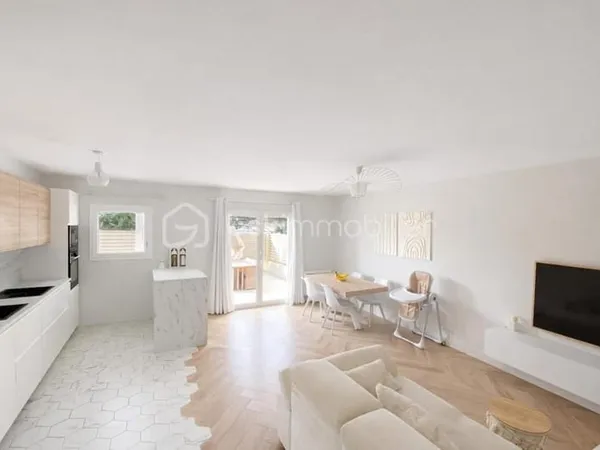 Appartement de standing avec terrasse de 50 m² & piscine chauffée - Prestations rares
