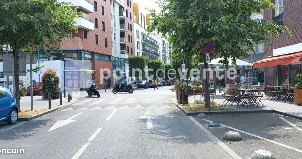 Local commercial 125 m²