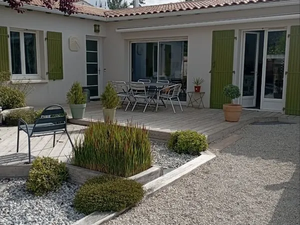 Maison calme a 3,5km du centre ville de la rochelle