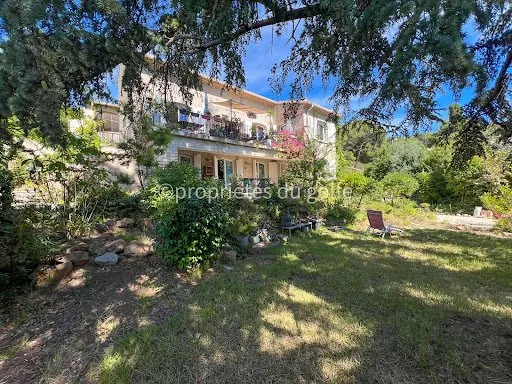 Maison 7 pièces 207 m²