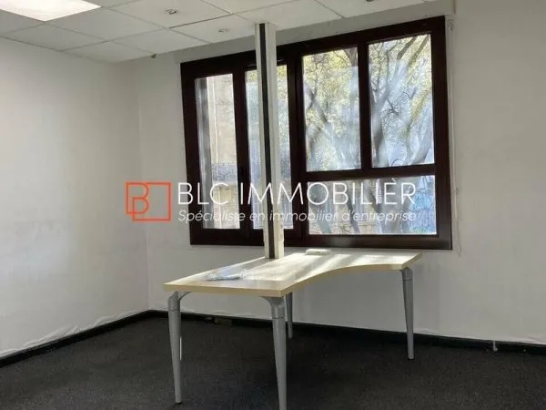 Bureau 570 m²
