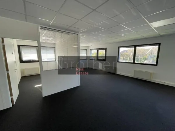Bureaux 1210 m²
