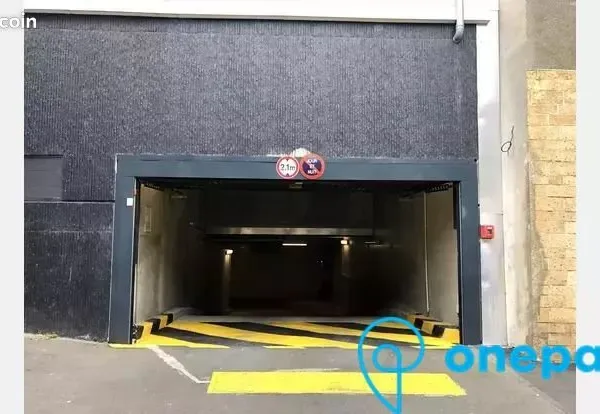Parking/box 12 m² CHOISY LE ROI