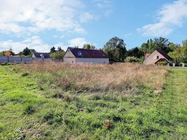 Terrain constructible 877 m²
