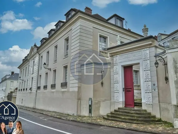 CHARMANT STUDIO 25m2 TRÈS BIEN SITUÉ FACE AU PARC DU CHÂTEAU DE RAMBOUILLET - IMMEUBLE DE STANDING P