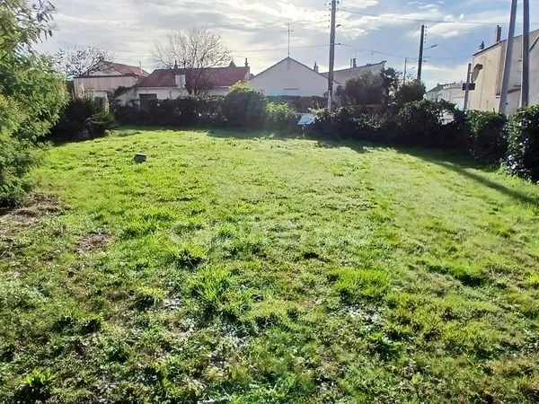 Terrain à vendre de 310,00 m² REZE (44), exposition Sud-Est / Sud-Ouest