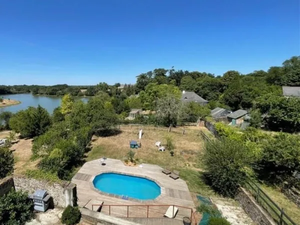 Maison 13 pièces 260 m²