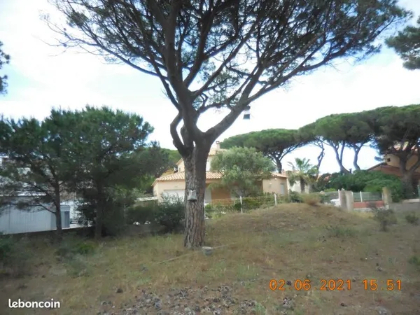 Terrain avec P.C. 1050 m2