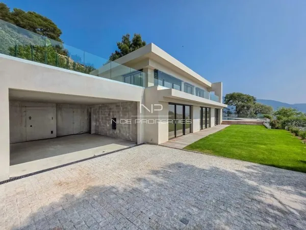 Sublime villa contemporaine neuve sur les hauteurs de Roquebrune