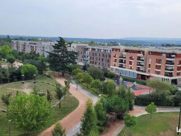 Chambre dans un Duplex meublée à 600 charges comprises