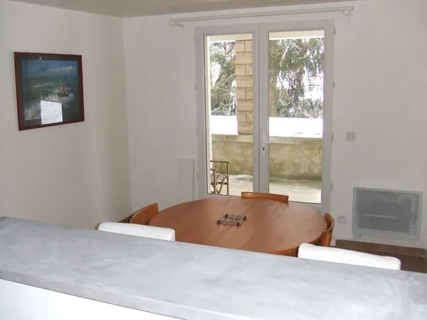 Loue T2 meublé - La Celle Saint Cloud - Proche gare de Bougival (direct La Défense) - 40m²