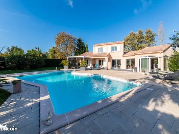 Villa 5 pièces 140 m²