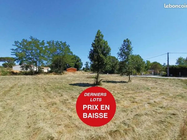 Terrain 985 M2 intégralement constructible - Montguyon