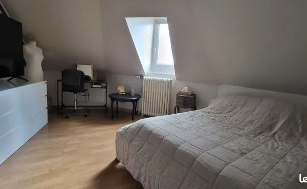 Chambre meublée 7 mn à pied du lycée Anguier