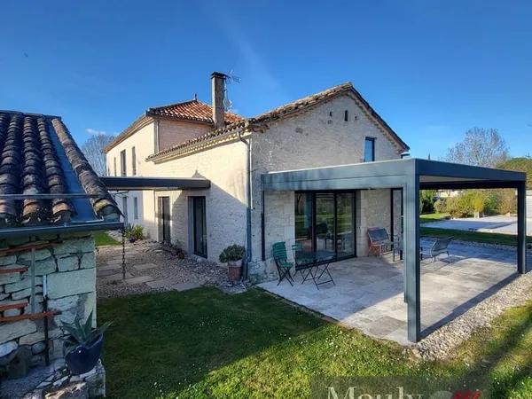 RENOVATION DE QUALITE POUR CETTE JOLIE MAISON EN PIERRE SUD