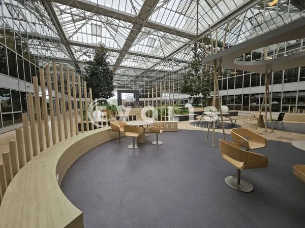 Bureaux 250 m²