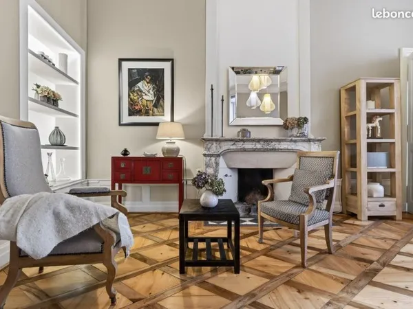 Appartement 6 pièces 220 m²