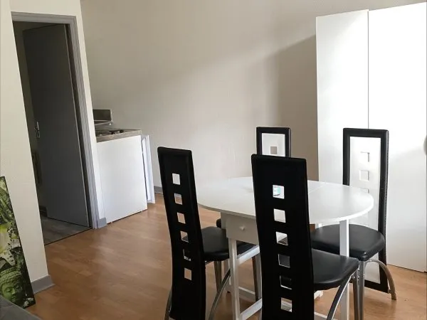 STUDIO - RUE DE PENTHIEVRE