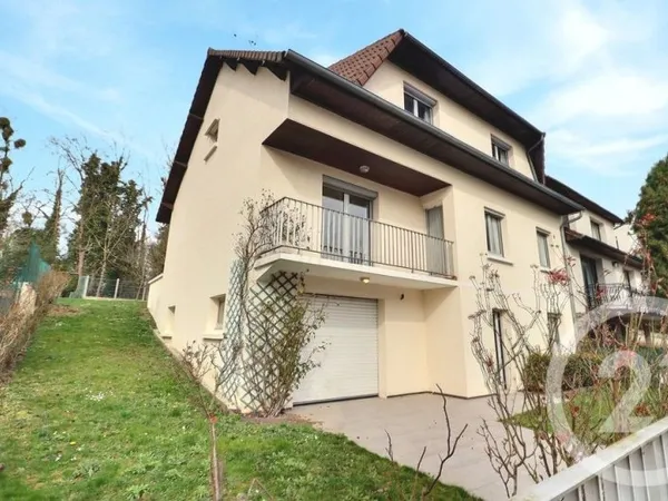 Maison 8 pièces 351 m²