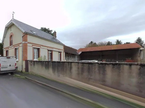 Magnifique corps de ferme avec hangar et dépendances 7 pièces de 149m2 à COURLON (89140)