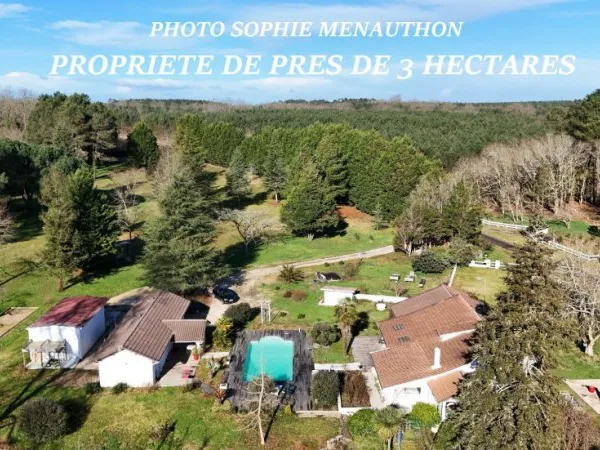 Maison avec dépendances 7 pièces 280 m²