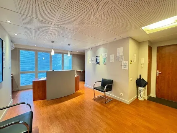 Local 181 m²