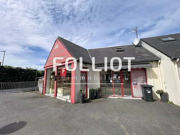 À vendre : Murs à destination commerciale/artisanale de 138 m² à Carentan-les-Marais.