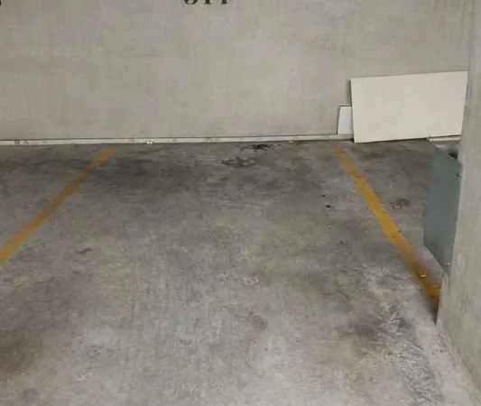 Place de garage à louer - Athis-Mons, Belle Épine, couvert avec ascenseur